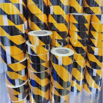 Perlengkapan Perlindungan Perekat PE Pita Peringatan Hitam Kuning ISO9001 SGS CE ROHS Disetujui