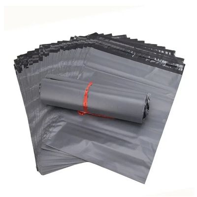 Black Printed Poly Mailer Shipping Bags 0.05mm Ketebalan Untuk Pengiriman Online