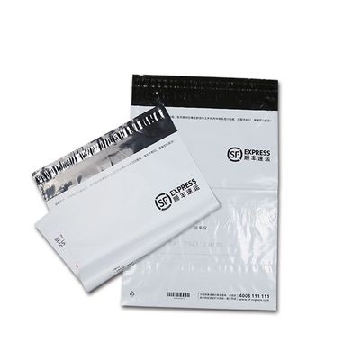 Tear Proof Poly Mailer Shipping Bags Tahan Cuaca Hitam / Putih Dicetak